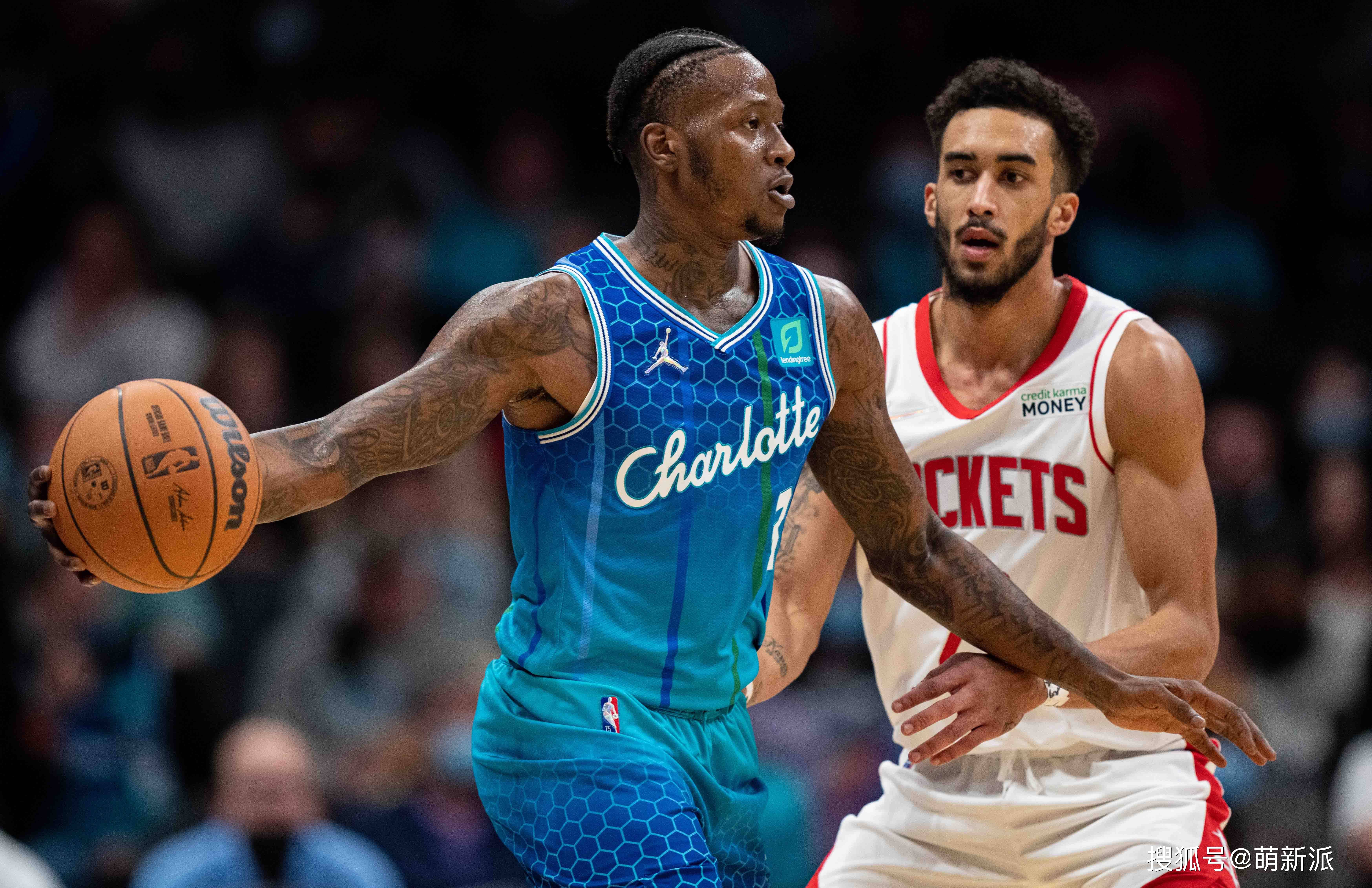 s15外围-包含拜仁慕尼黑围绕欧联再遭质疑关键时刻深圳男篮外线爆发，夏洛特黄蜂篮板制胜备战荷甲看傻球迷的词条